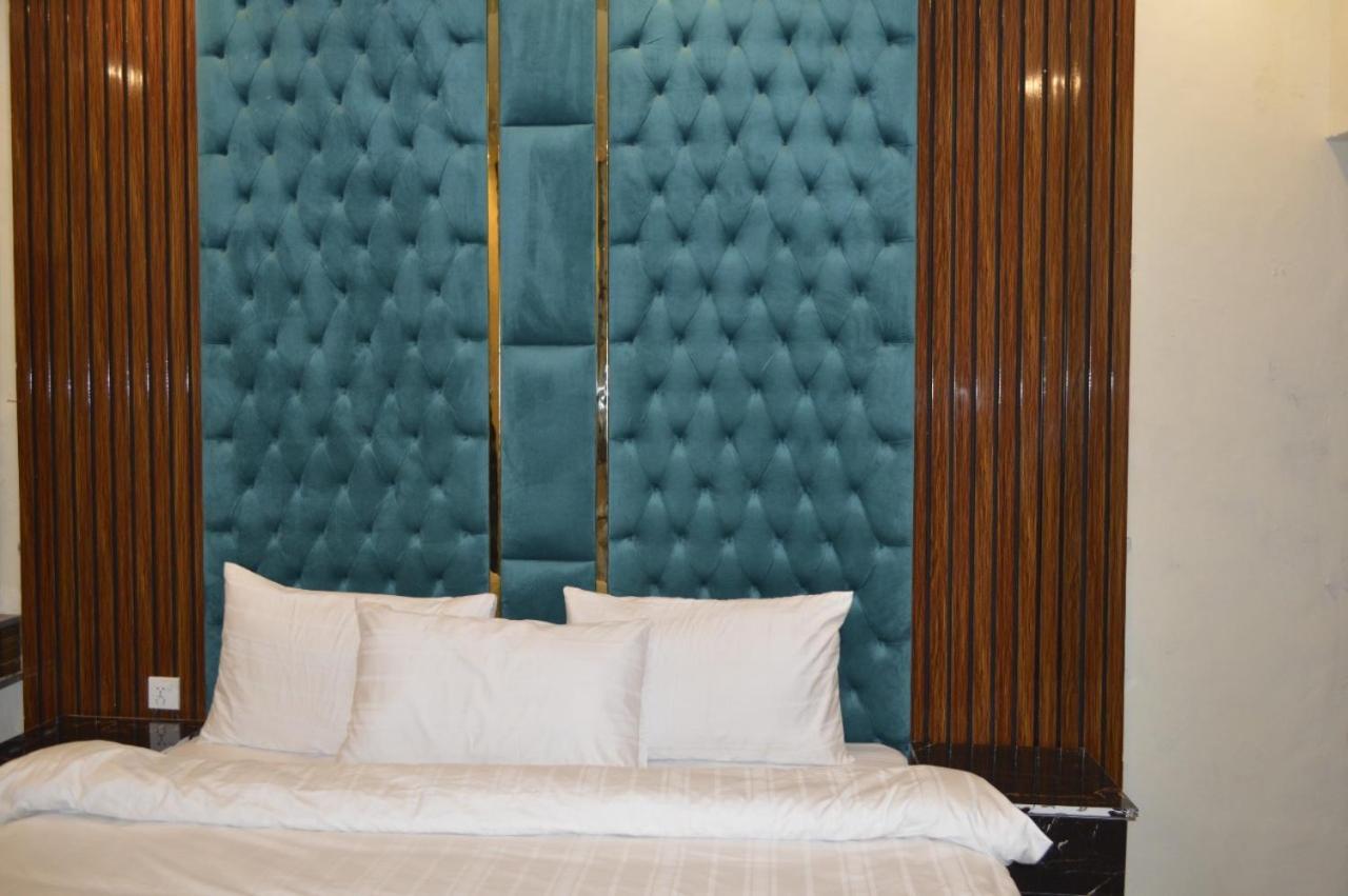 Rose Valet Guest House Islamabad Esterno foto