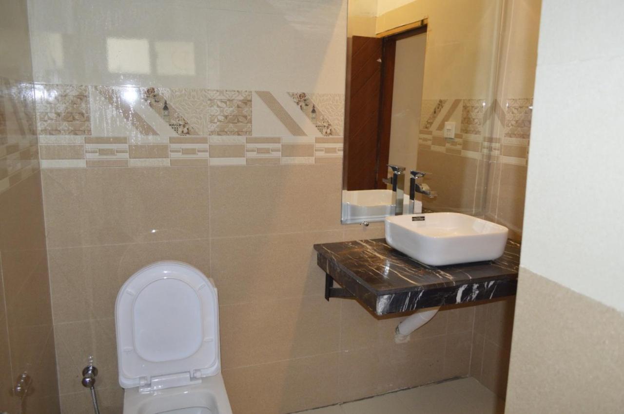 Rose Valet Guest House Islamabad Esterno foto